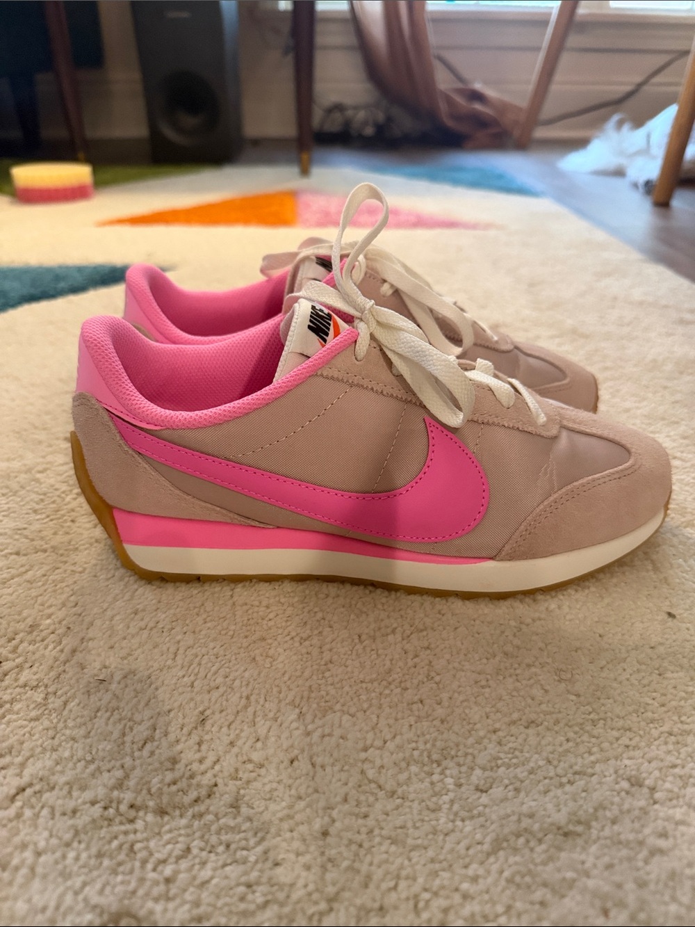 Nike Women’s Light Pink and Hot Pink Athletic Sneakers